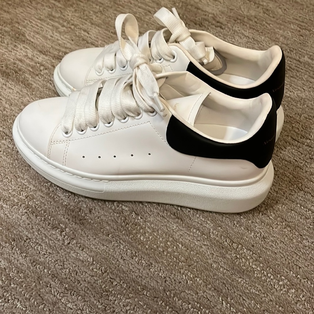 Alexander McQUEEN Women’s shoes Size 6